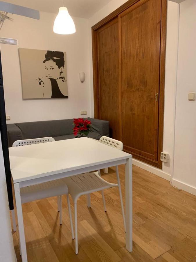 Centro Teatro Cervantes Apartment Малага Екстериор снимка